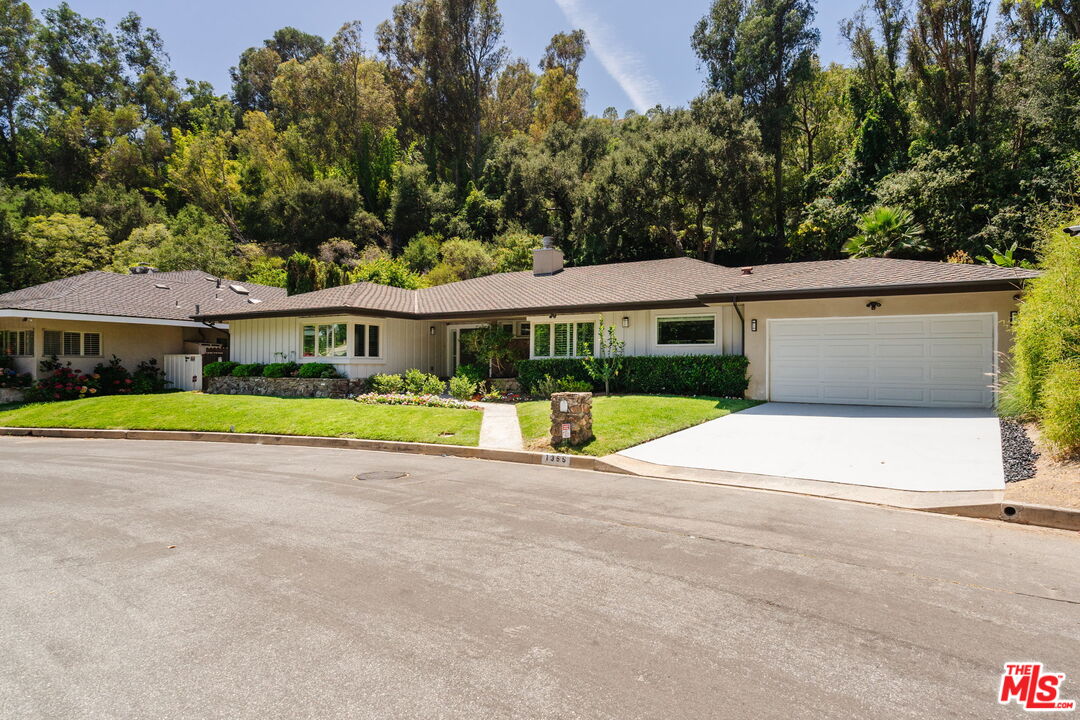 Property photo for 1355 Shadybrook Dr, Los Angeles, CA