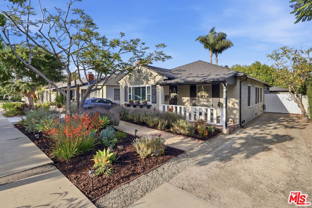 Property photo for 8024 Holy Cross Pl, Los Angeles, CA