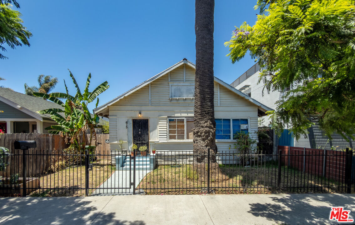 Property photo for 615 San Juan Ave, Los Angeles, CA