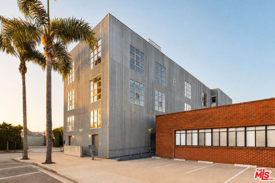 Property photo for 1643 12th St, #2, Santa Monica, CA