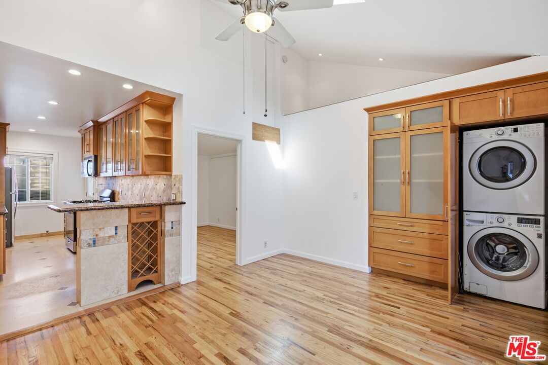 Property photo for 325 Vernon Ave, #4, Venice, CA