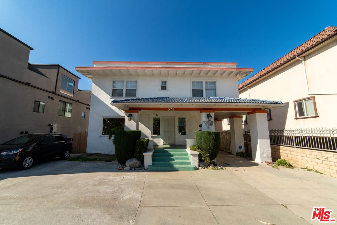 Property photo for 523 S Wilton Pl, Los Angeles, CA