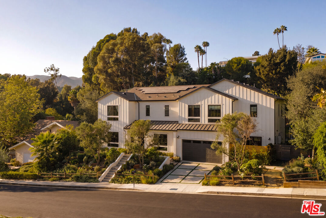 Property photo for 13423 Bayliss Rd, Los Angeles, CA