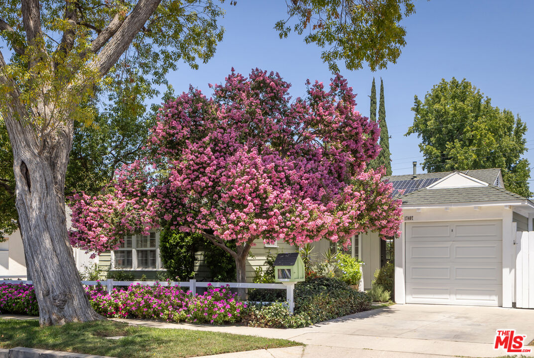 Property photo for 17407 Cohasset St, Los Angeles, CA