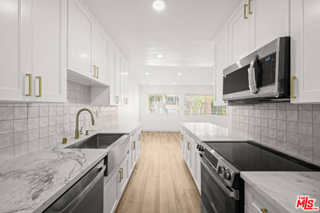 Property photo for 136 S Palm Dr, #201, Beverly Hills, CA