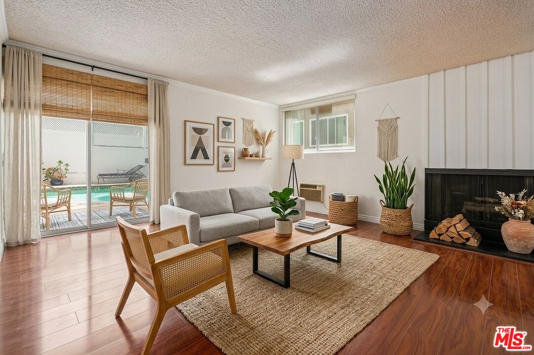 Property photo for 530 S Barrington Ave, #110, Los Angeles, CA