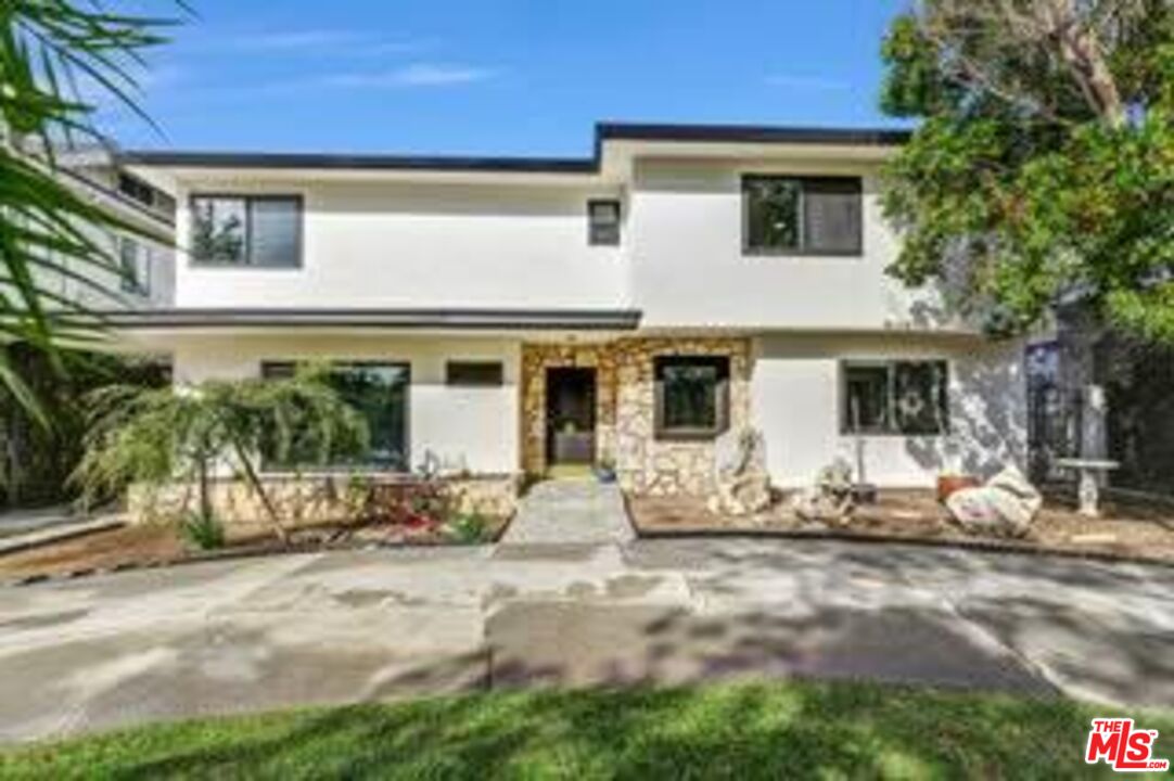 Property photo for 1801 Buckingham Rd, Los Angeles, CA