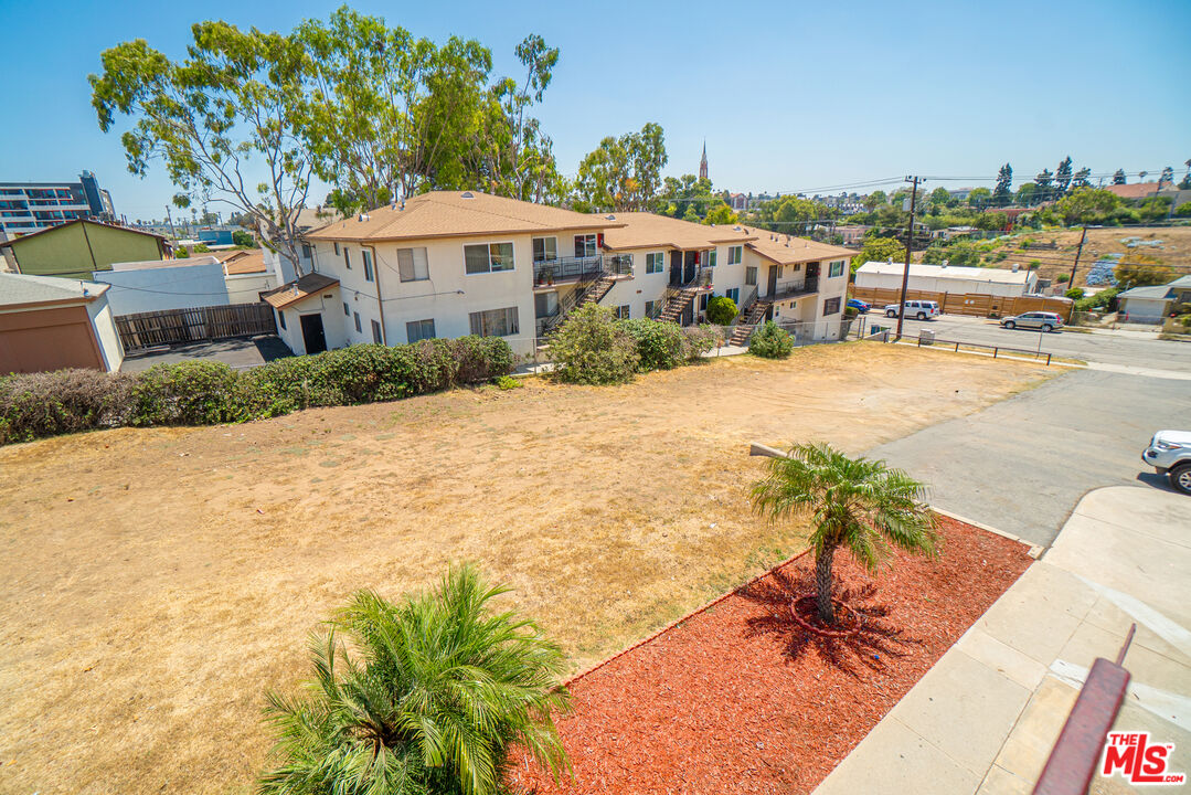 Property photo for 335 Warren Ln, Inglewood, CA