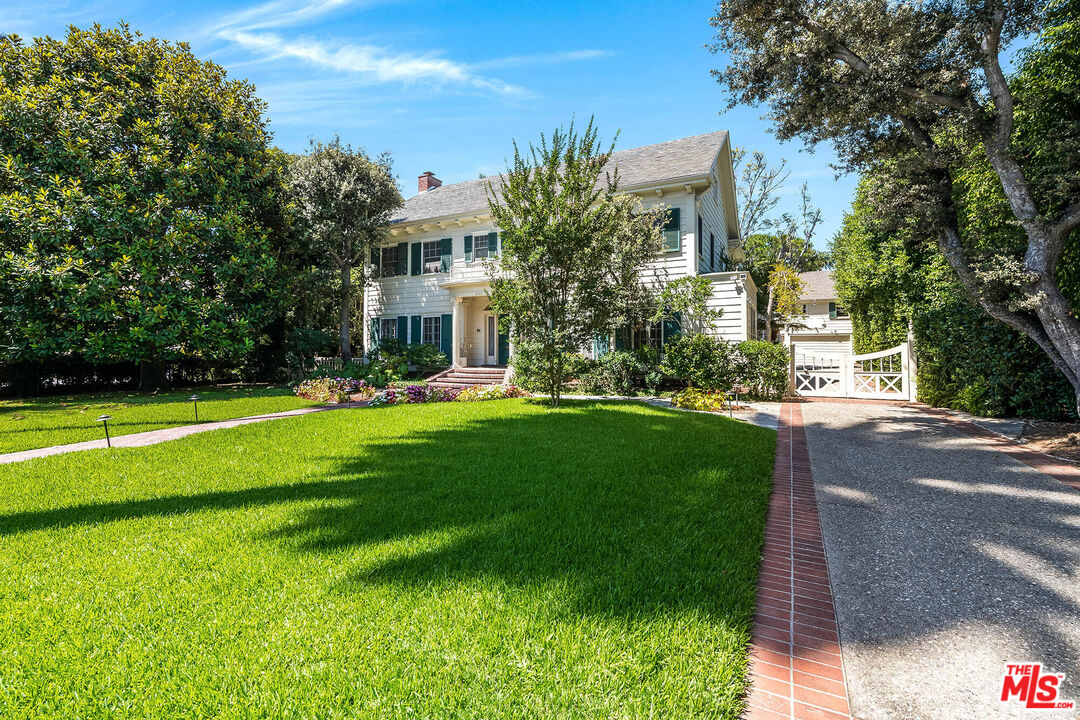 Property photo for 809 N Bedford Dr, Beverly Hills, CA