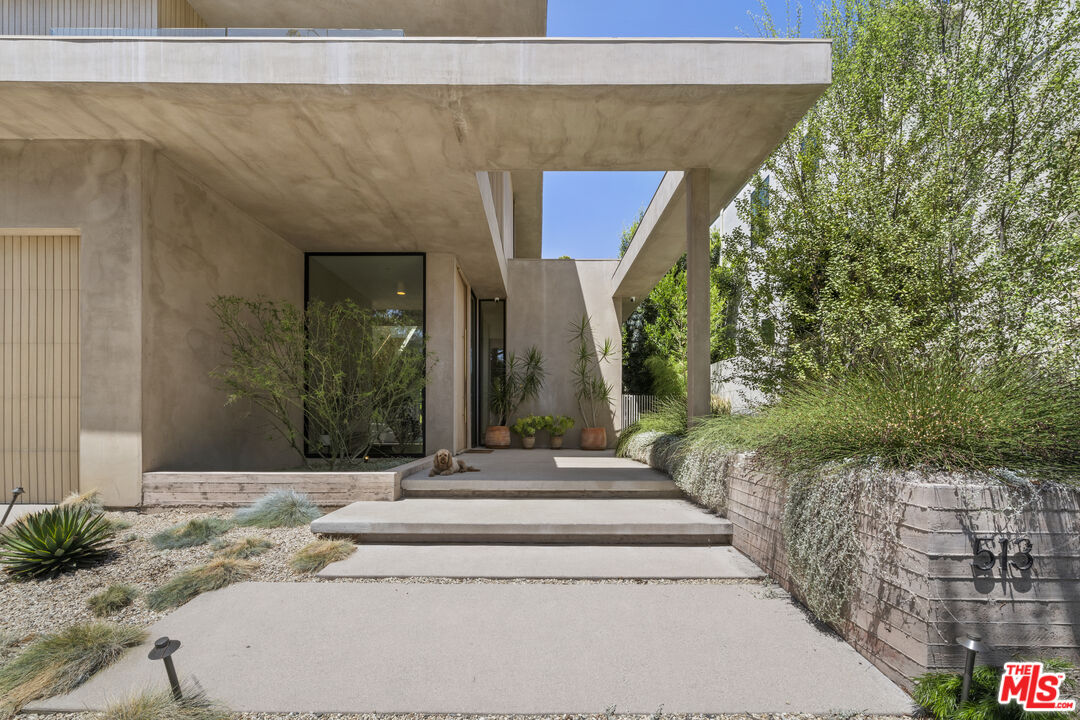 Property photo for 513 N Martel Ave, Los Angeles, CA