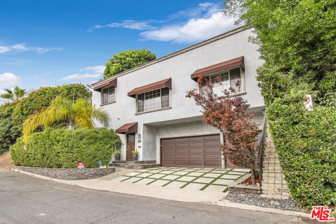Property photo for 3200 Primera Ave, Los Angeles, CA