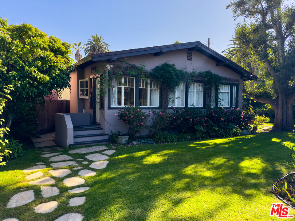 Property photo for 308 Windward Ave, Venice, CA