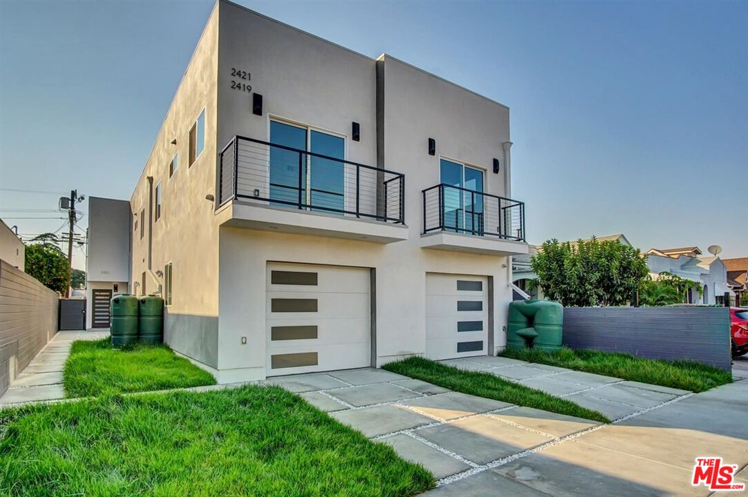Property photo for 2421 S Cochran Ave, Los Angeles, CA