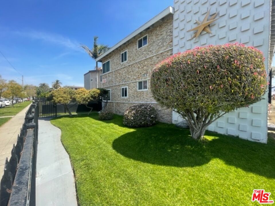 Property photo for 628 S Osage Ave, #7, Inglewood, CA