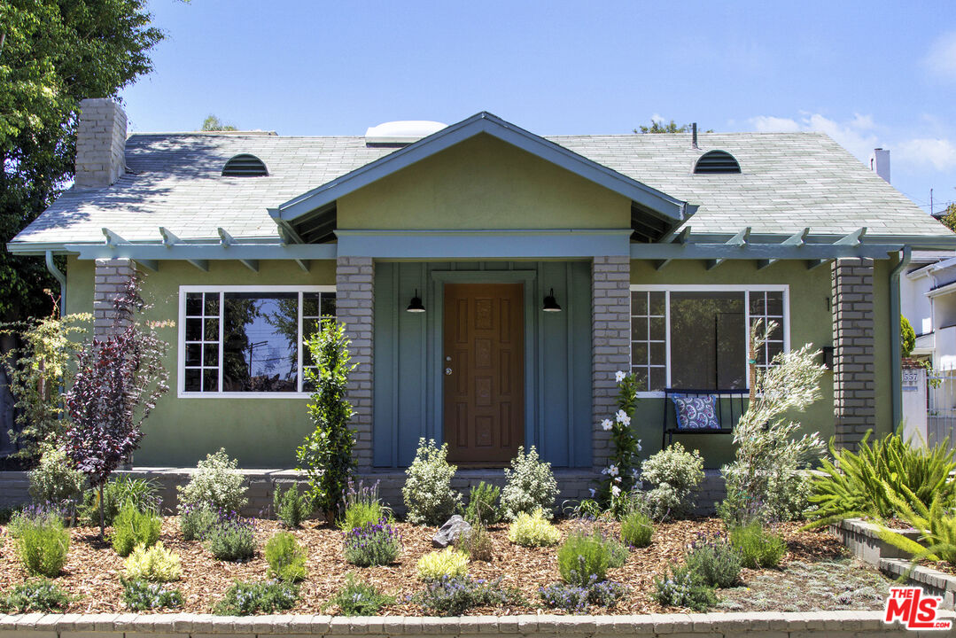 Property photo for 1561 Carmona Ave, Los Angeles, CA