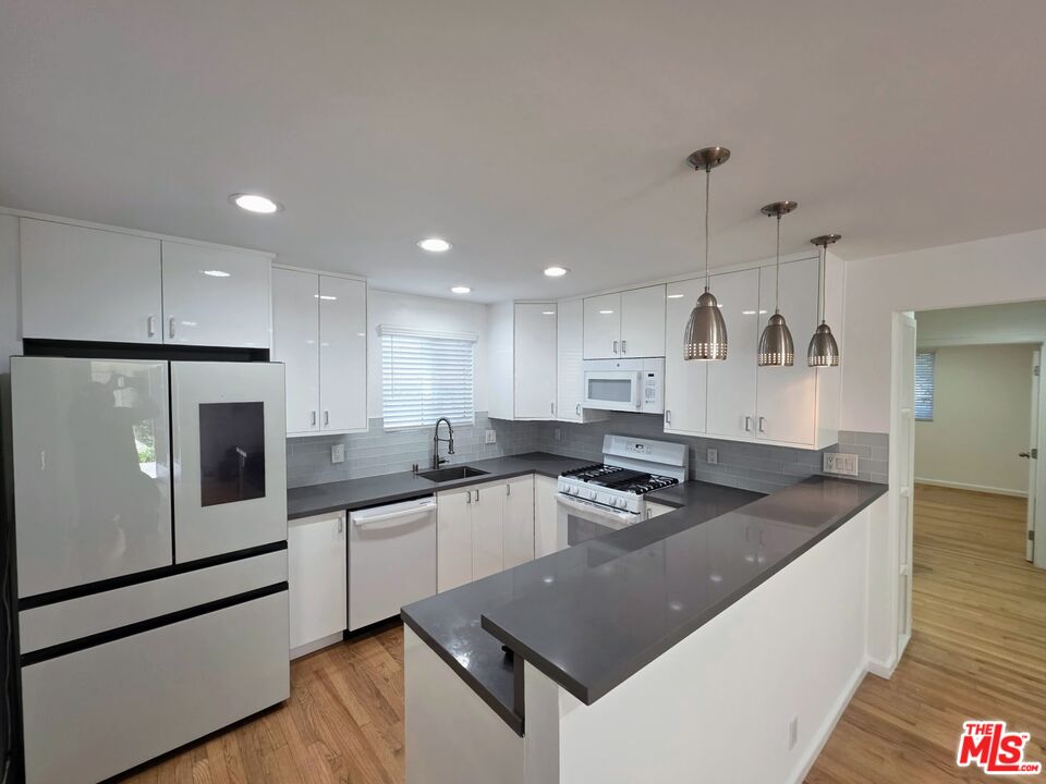 Property photo for 1029 Pleasantview Ave, #1, Venice, CA