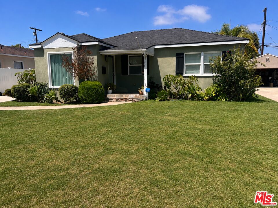 Property photo for 7865 Bleriot Ave, Los Angeles, CA