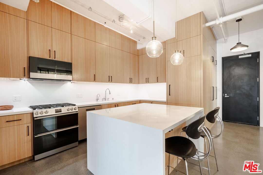Property photo for 849 S Broadway, #603, Los Angeles, CA