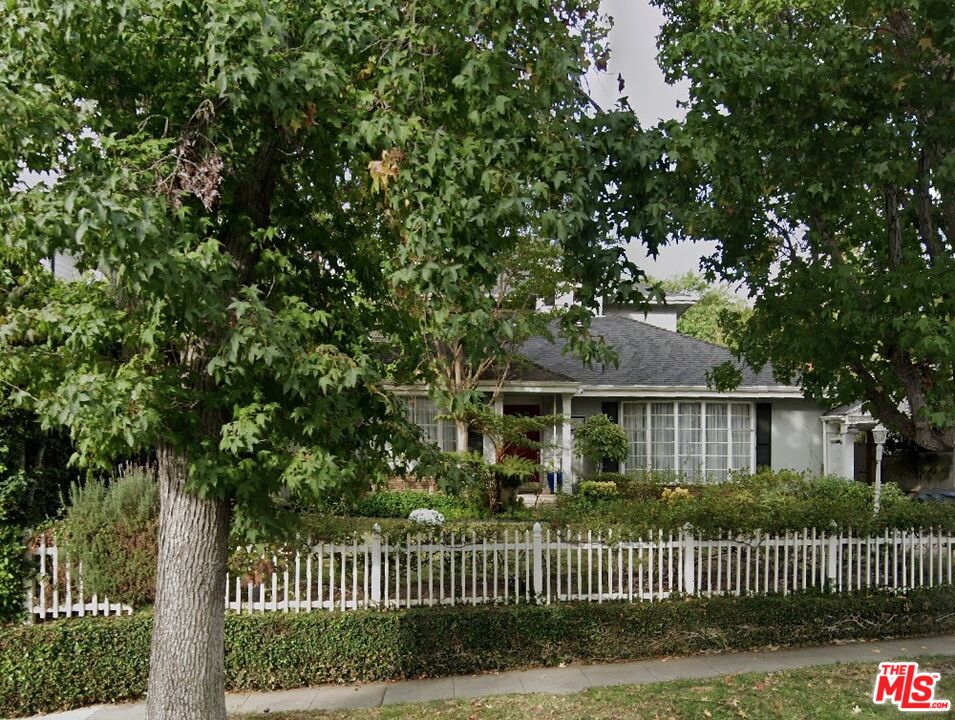 Property photo for 4175 Hazeltine Ave, Los Angeles, CA