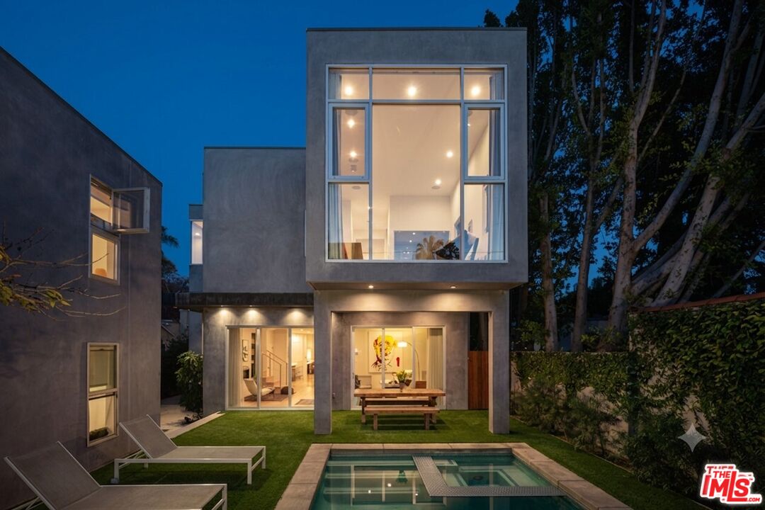 Property photo for 459 N Flores St, Los Angeles, CA