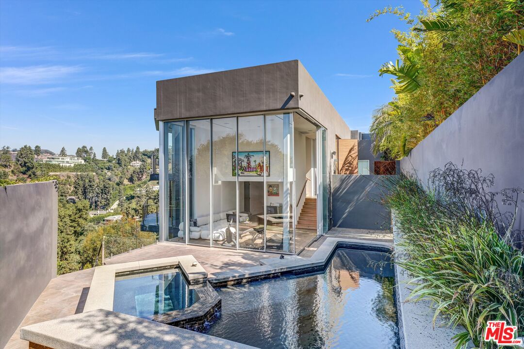Property photo for 9400 Readcrest Dr, Los Angeles, CA