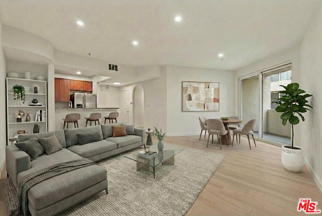 Property photo for 620 S Gramercy Pl, #122, Los Angeles, CA