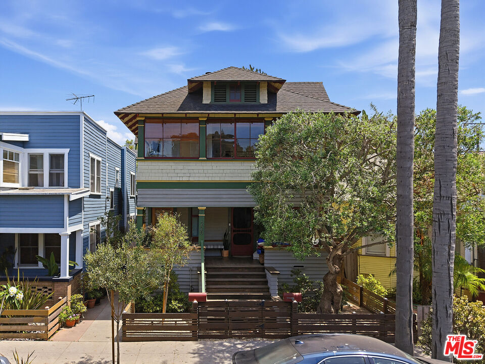 Property photo for 218 Horizon Ave, Los Angeles, CA