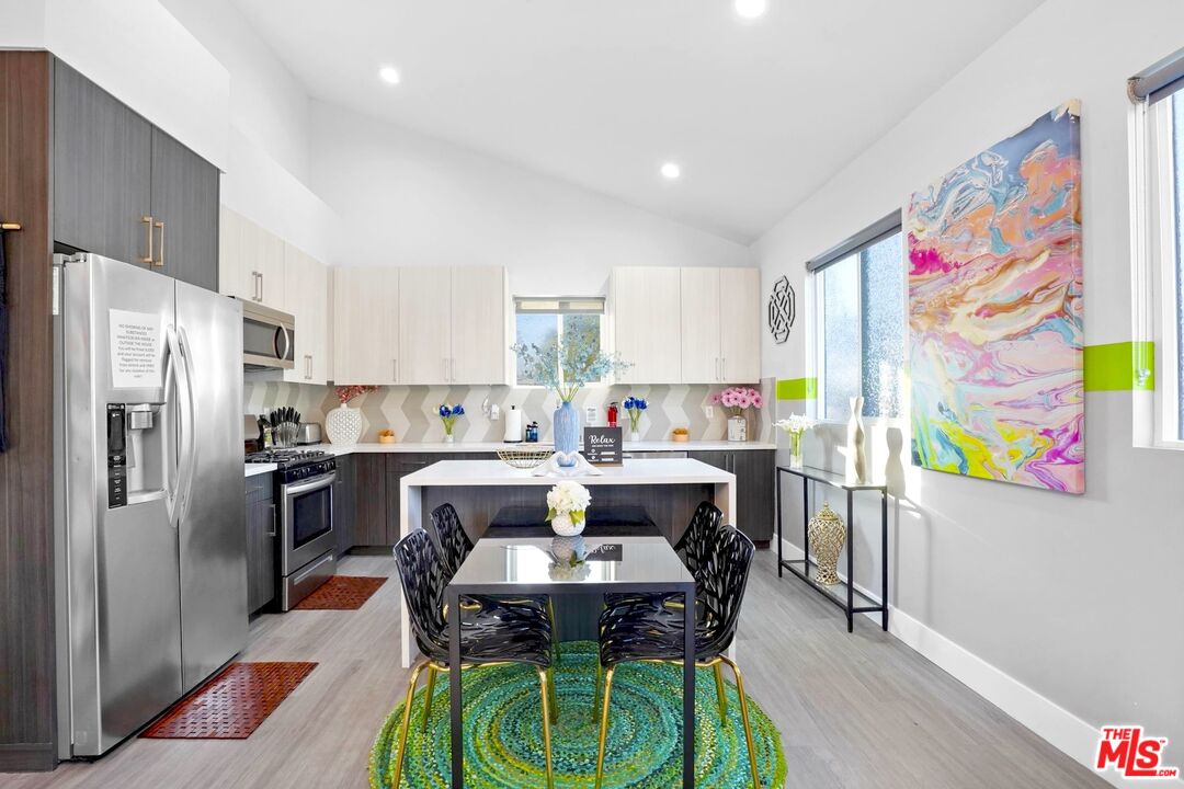 Property photo for 5855 Vineland Ave, #B, Los Angeles, CA