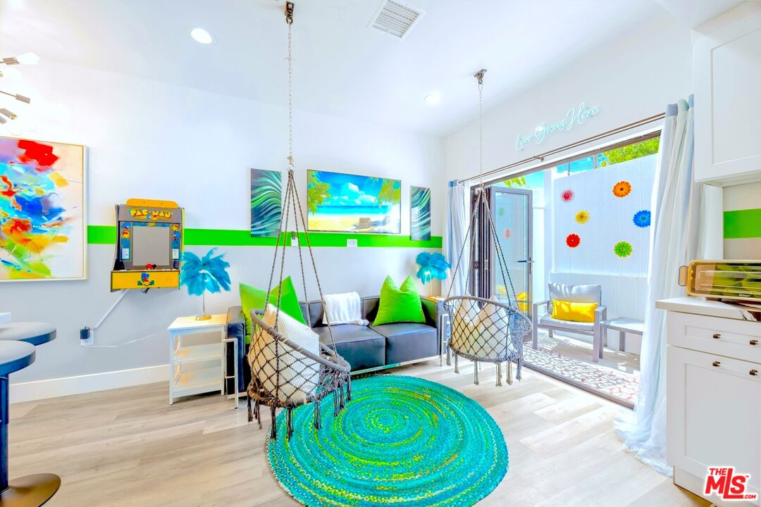 Property photo for 5853 Vineland Ave, #C, Los Angeles, CA