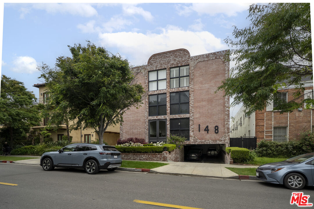 Property photo for 148 S Reeves Dr, #4, Beverly Hills, CA