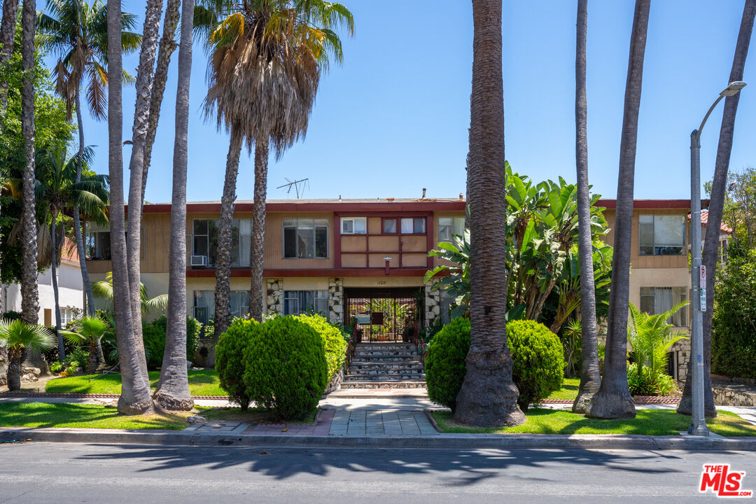 Property photo for 720 S Plymouth Blvd, Los Angeles, CA