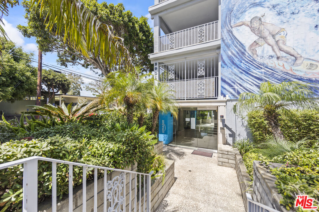 Property photo for 2901 4th St, #212, Santa Monica, CA