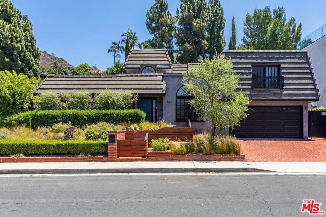 Property photo for 3122 Dona Susana Dr, Los Angeles, CA