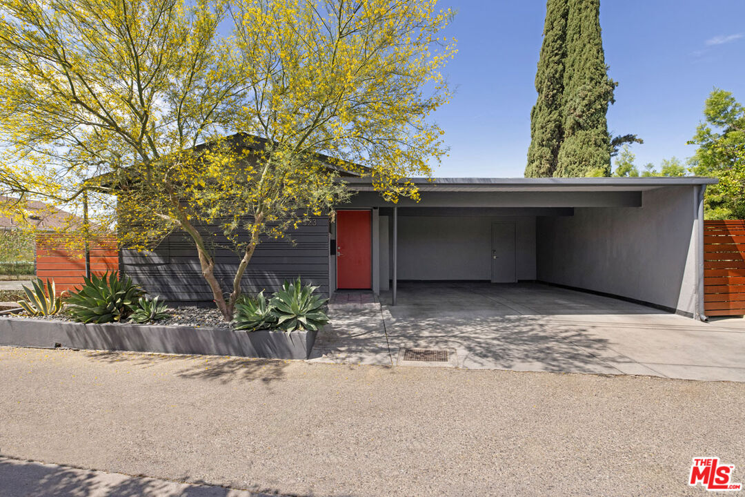 Property photo for 523 Marie Ave, Los Angeles, CA