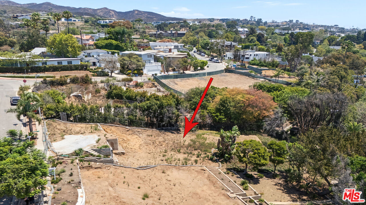Property photo for 848 Las Lomas Ave, Los Angeles, CA