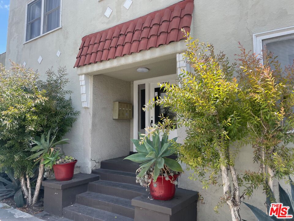 Property photo for 5336 Monroe St, #6, Los Angeles, CA