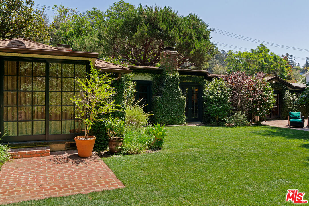 Property photo for 1821 Mandeville Canyon Rd, Los Angeles, CA