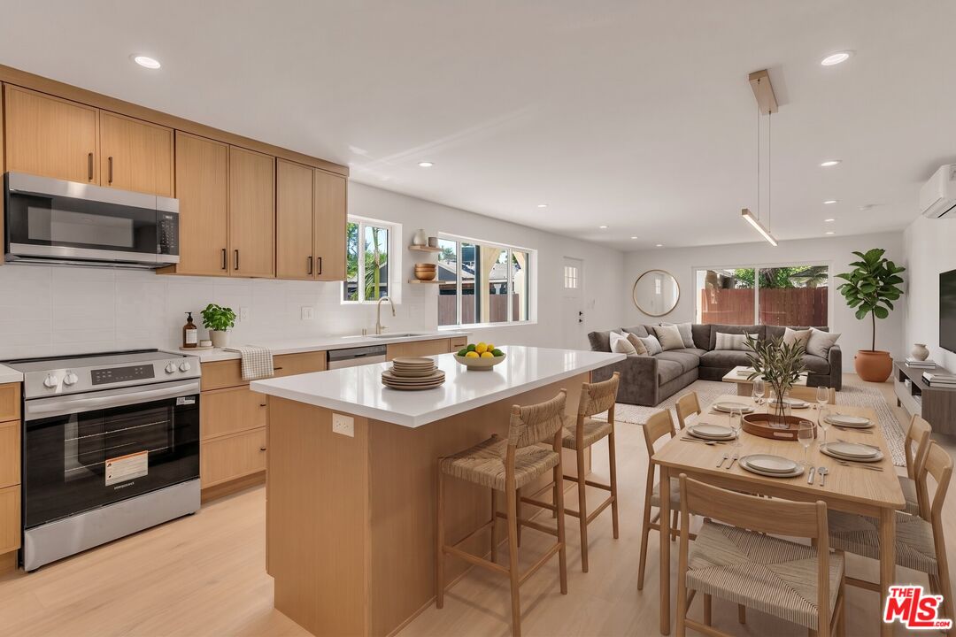 Property photo for 6913 Encino Ave, #Lower Unit, Los Angeles, CA