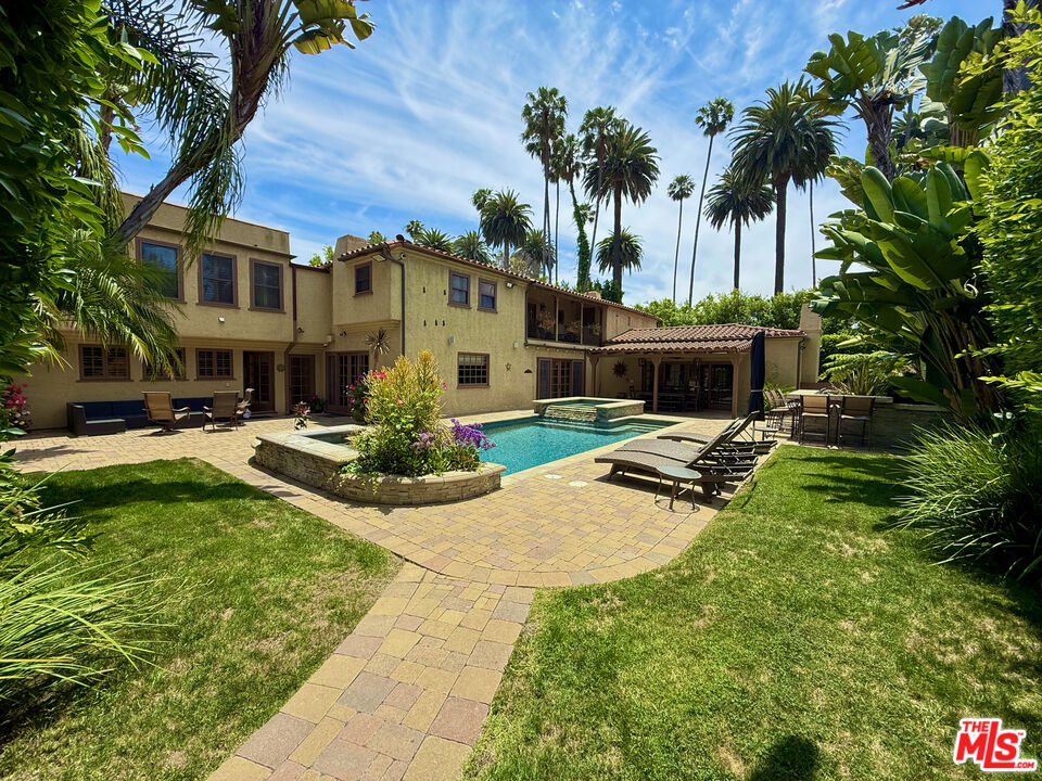 Property photo for 524 N Bedford Dr, Beverly Hills, CA