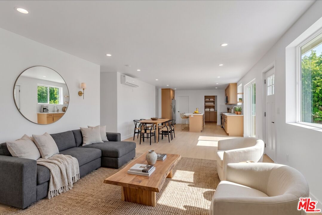 Property photo for 6913 Encino Ave, #1/2 Upper, Los Angeles, CA