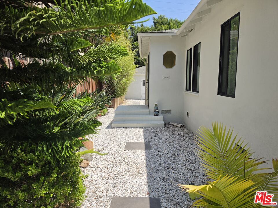 Property photo for 2310 Oak St, Santa Monica, CA