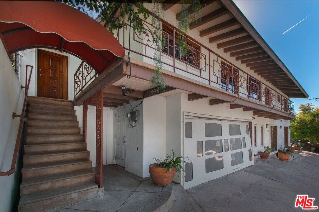 Property photo for 2430 Coldwater Canyon Dr, Beverly Hills, CA