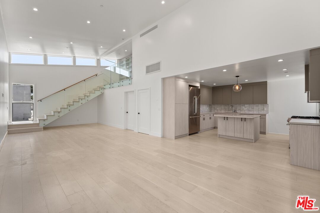 Property photo for 734 Indiana Ave, Los Angeles, CA