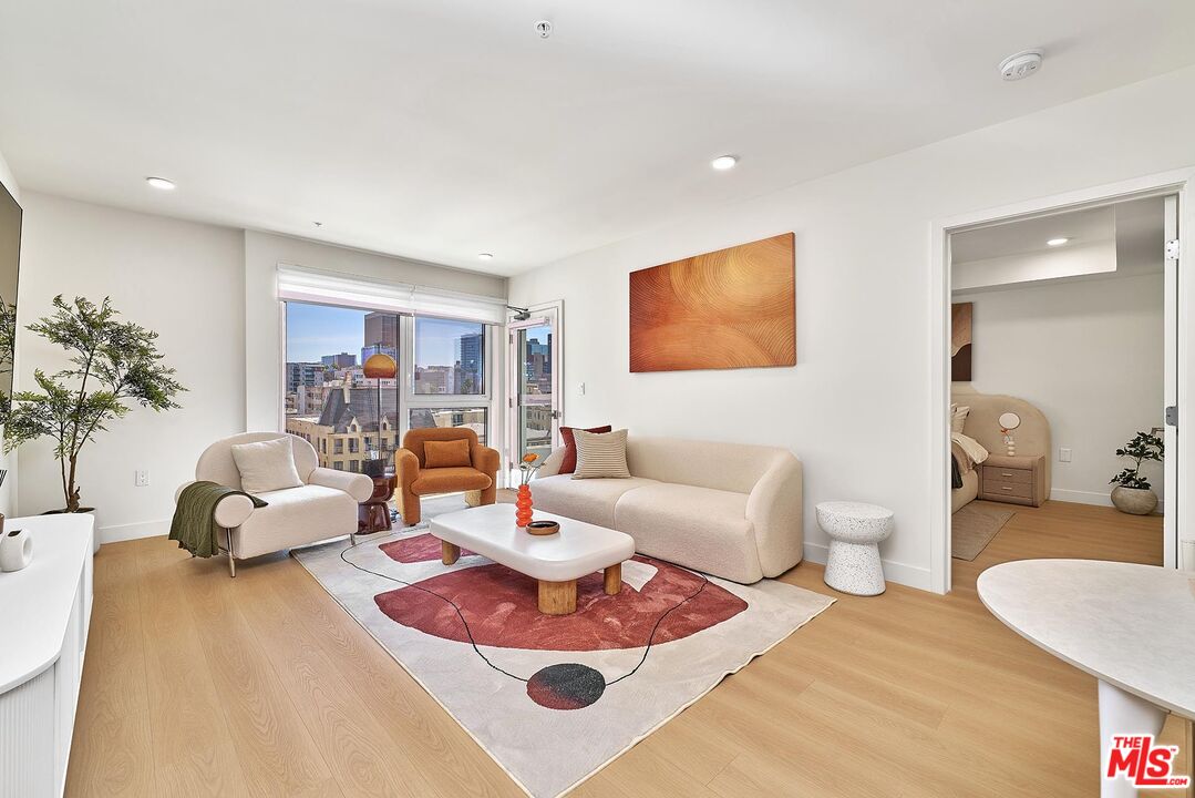 Property photo for 510 S Oxford Ave, #710, Los Angeles, CA