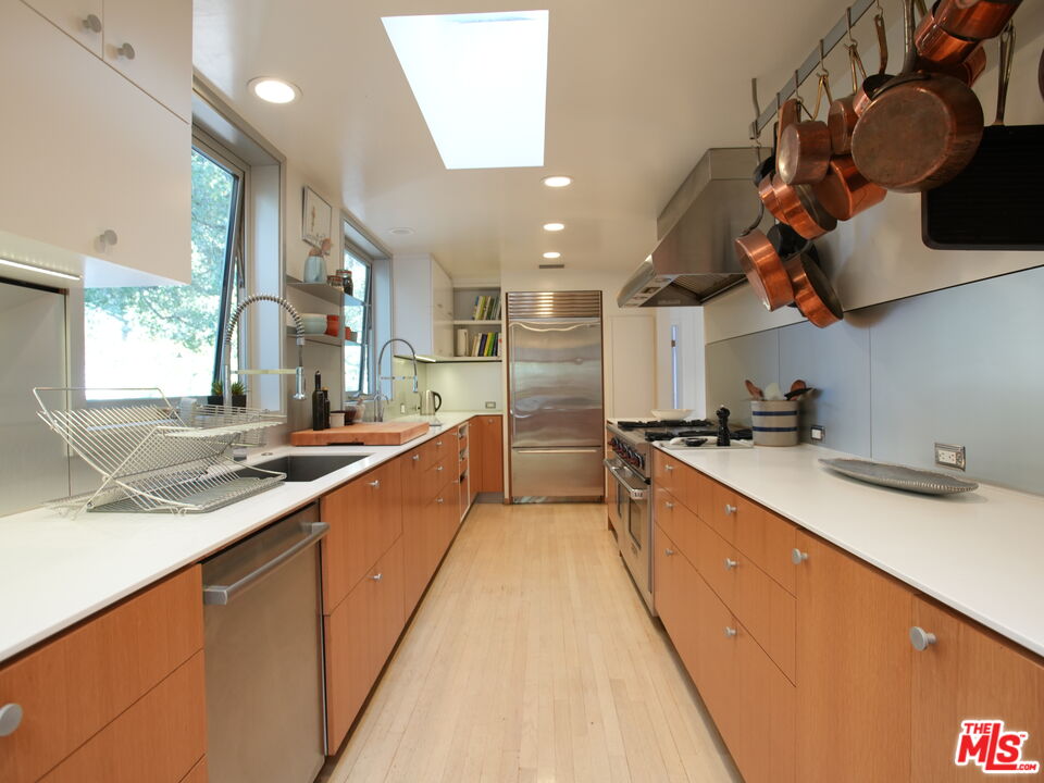 Property photo for 10416 Corfu Ln, Los Angeles, CA