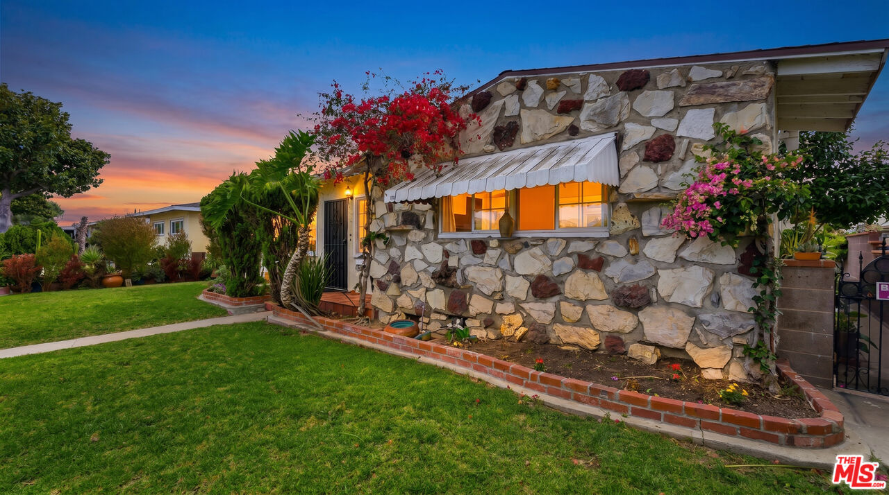 Property photo for 23319 Dolores St, Carson, CA
