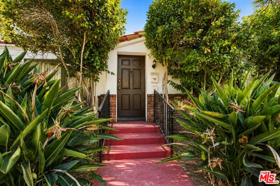 Property photo for 513 N Rexford Dr, Beverly Hills, CA