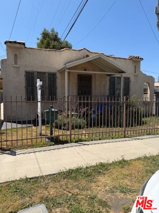 Property photo for 4014 W 30th St, Los Angeles, CA