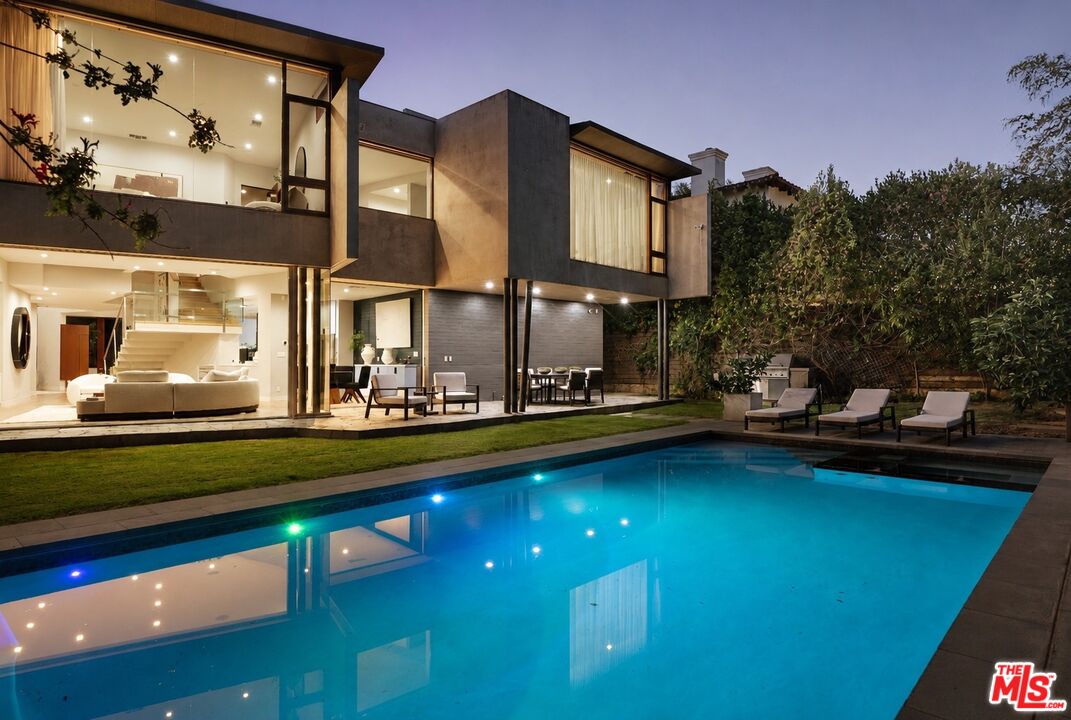 Property photo for 212 S Saltair Ave, Los Angeles, CA