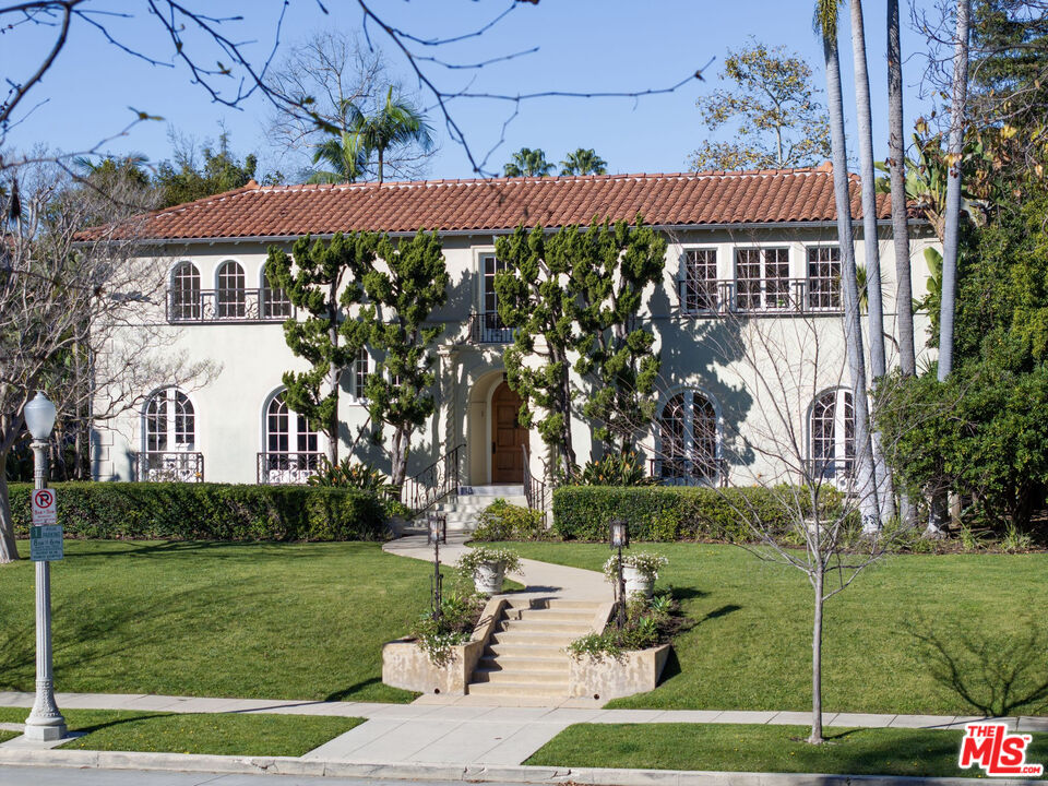 Property photo for 441 S Muirfield Rd, Los Angeles, CA